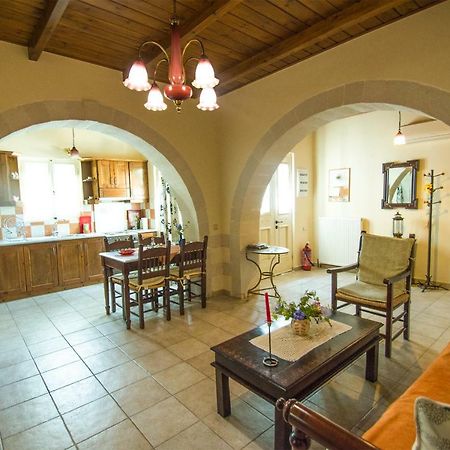 Helianthos Villas Douliana Екстериор снимка