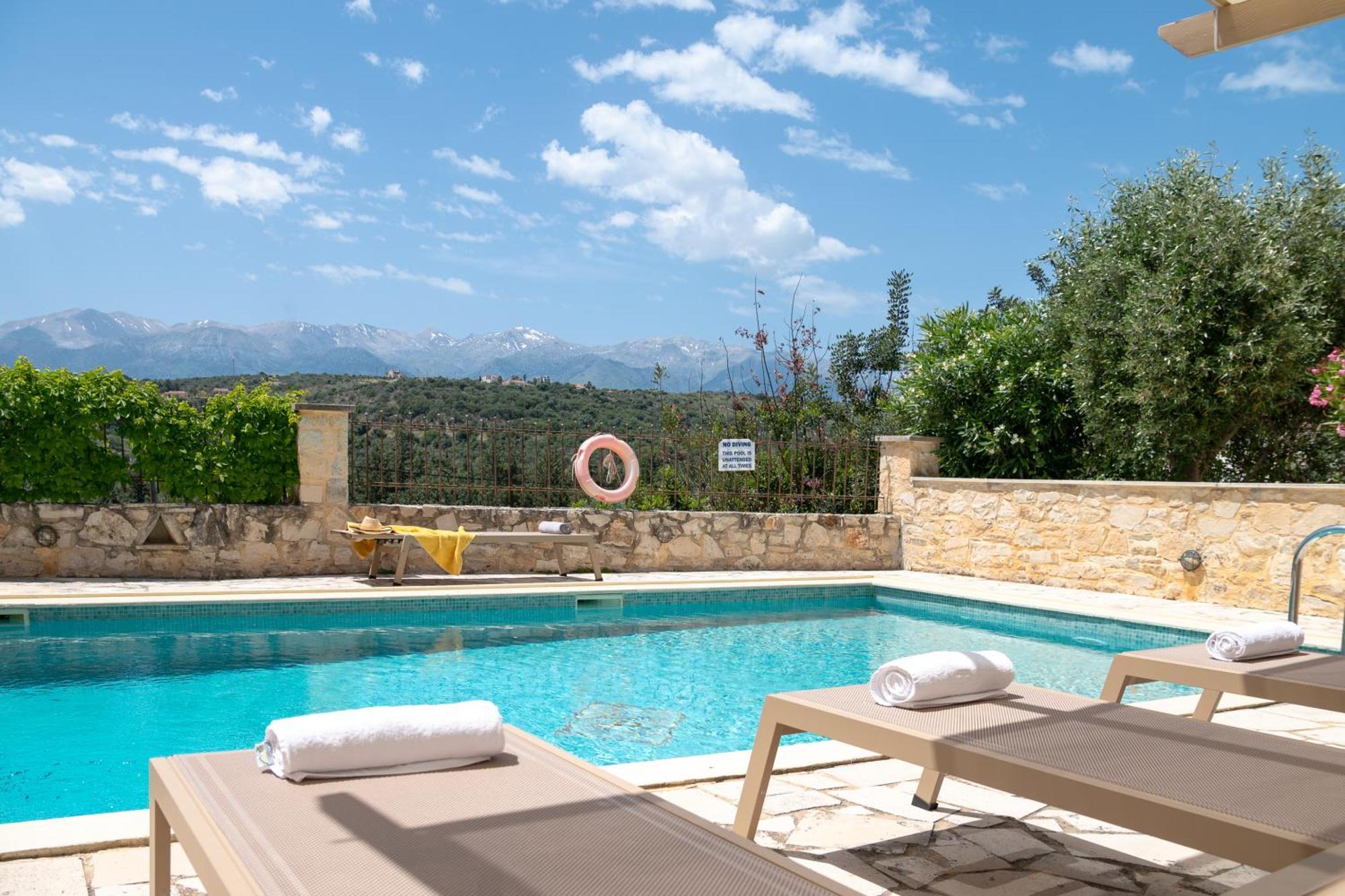 Helianthos Villas Douliana Екстериор снимка