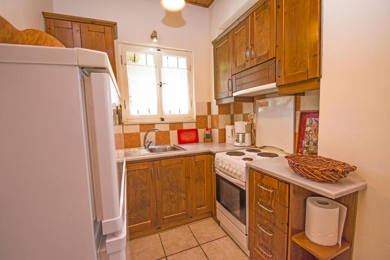 Helianthos Villas Douliana Екстериор снимка