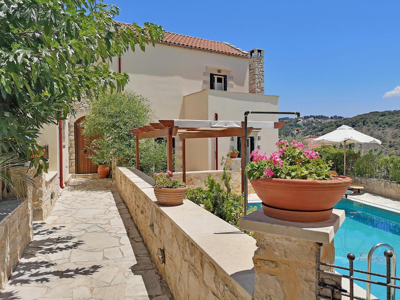 Helianthos Villas Douliana Екстериор снимка