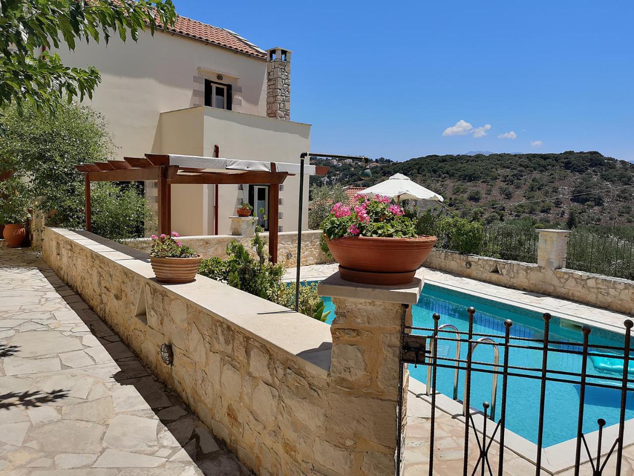 Helianthos Villas Douliana Екстериор снимка