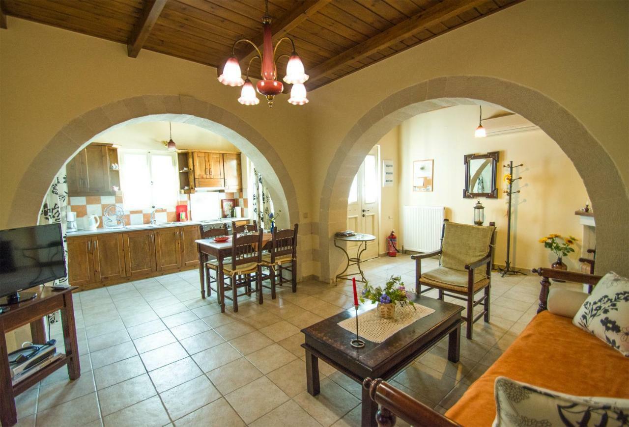 Helianthos Villas Douliana Екстериор снимка