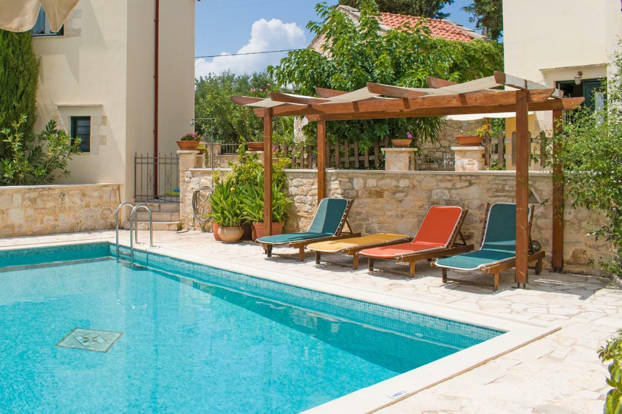 Helianthos Villas Douliana Екстериор снимка