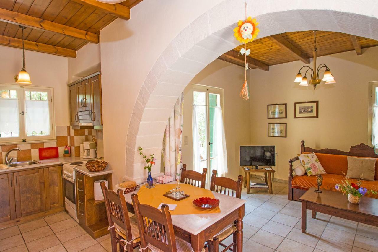 Helianthos Villas Douliana Екстериор снимка