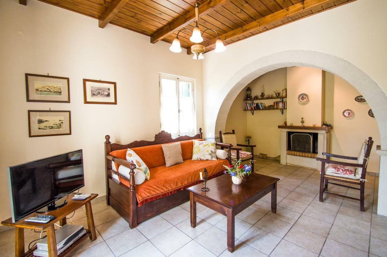 Helianthos Villas Douliana Екстериор снимка